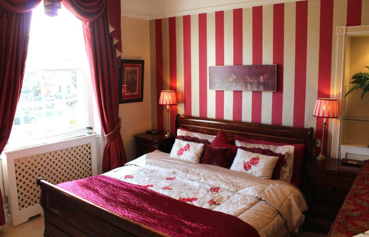 Holly House Bed And Breakfast And Apartments Hereford Exterior photo